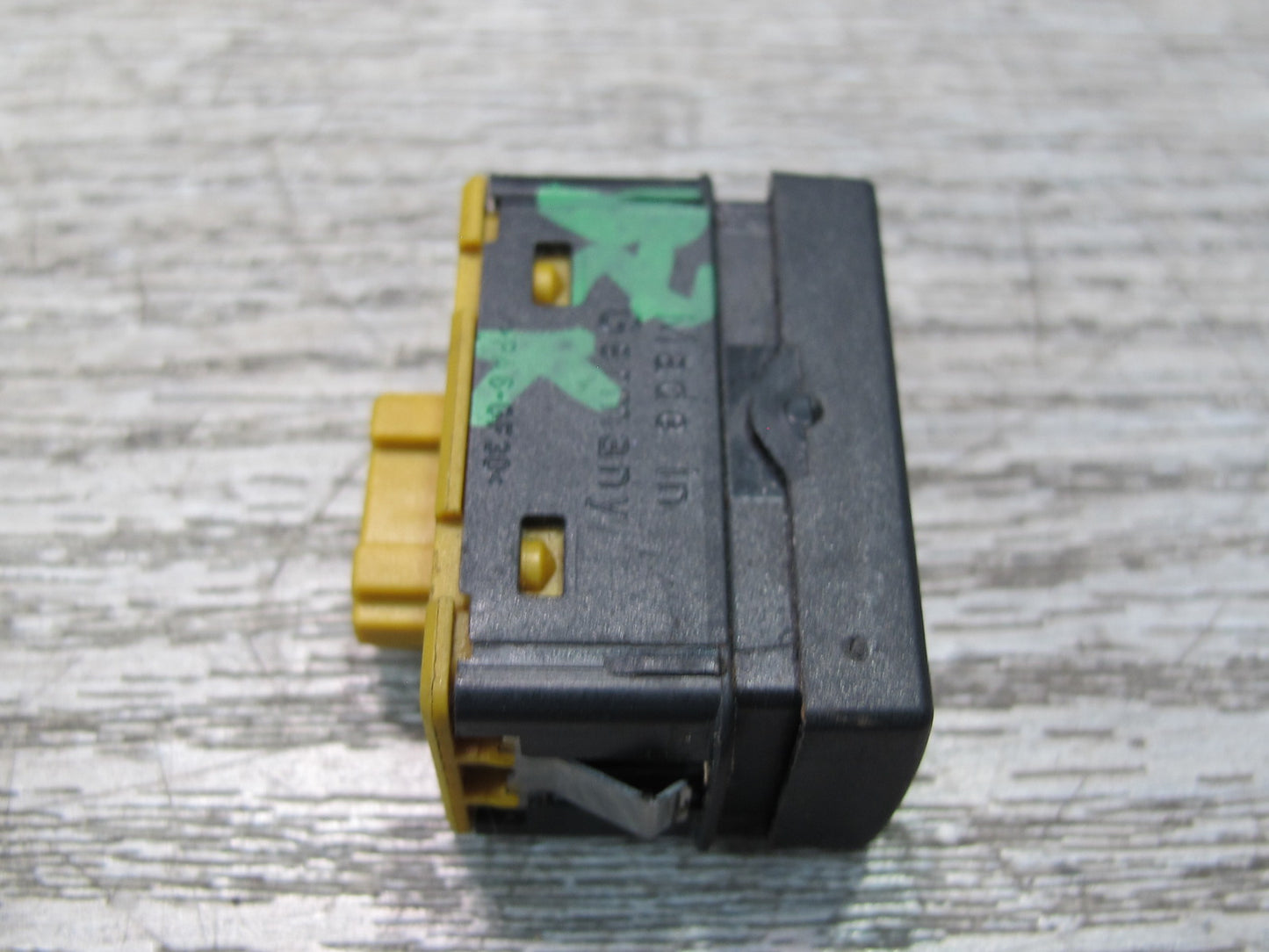 96-02 BMW E36/7 Z3 Right or Left Door Power Window Switch 8368941 OEM