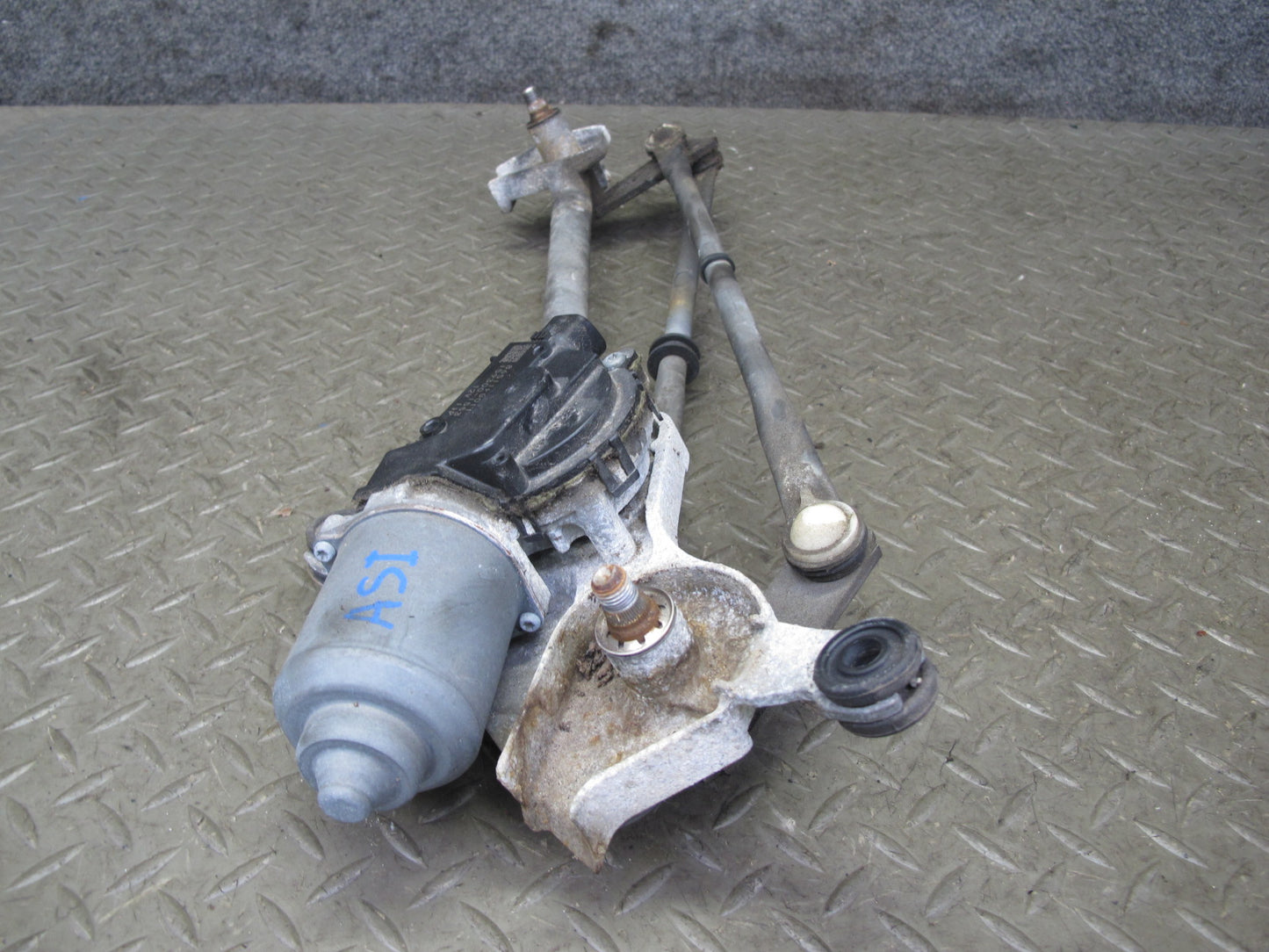 08-14 Subaru Impreza WRX 2.5L Windshield Wiper Transmission Linkage w Motor OEM