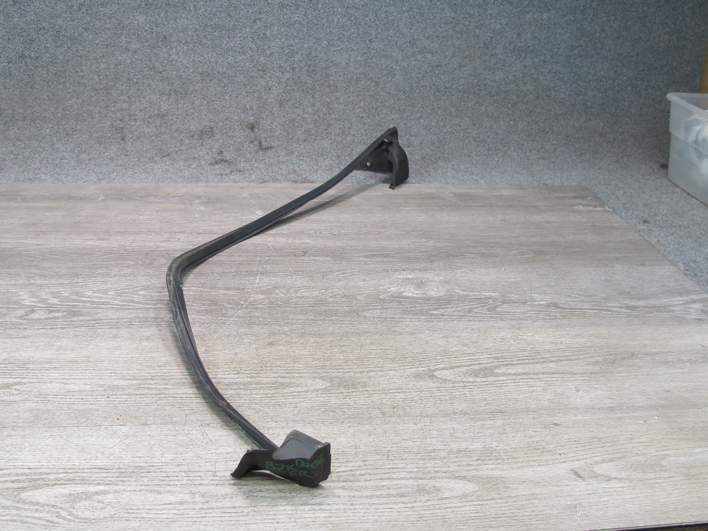 96-02 BMW E36/7 Z3 Roadster Set of 2 Right Passenger Door Weatherstrip Seal OEM