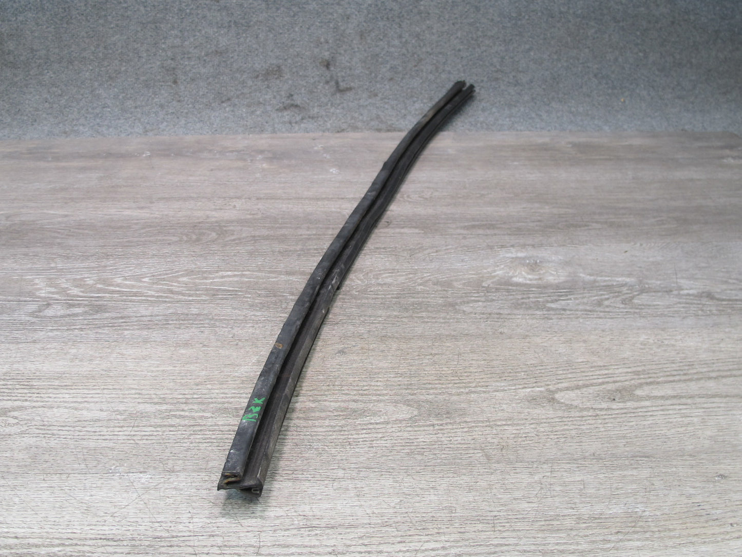 96-02 BMW E36/7 Z3 Roadster Set of 2 Left Driver Door Weatherstrip Seal OEM