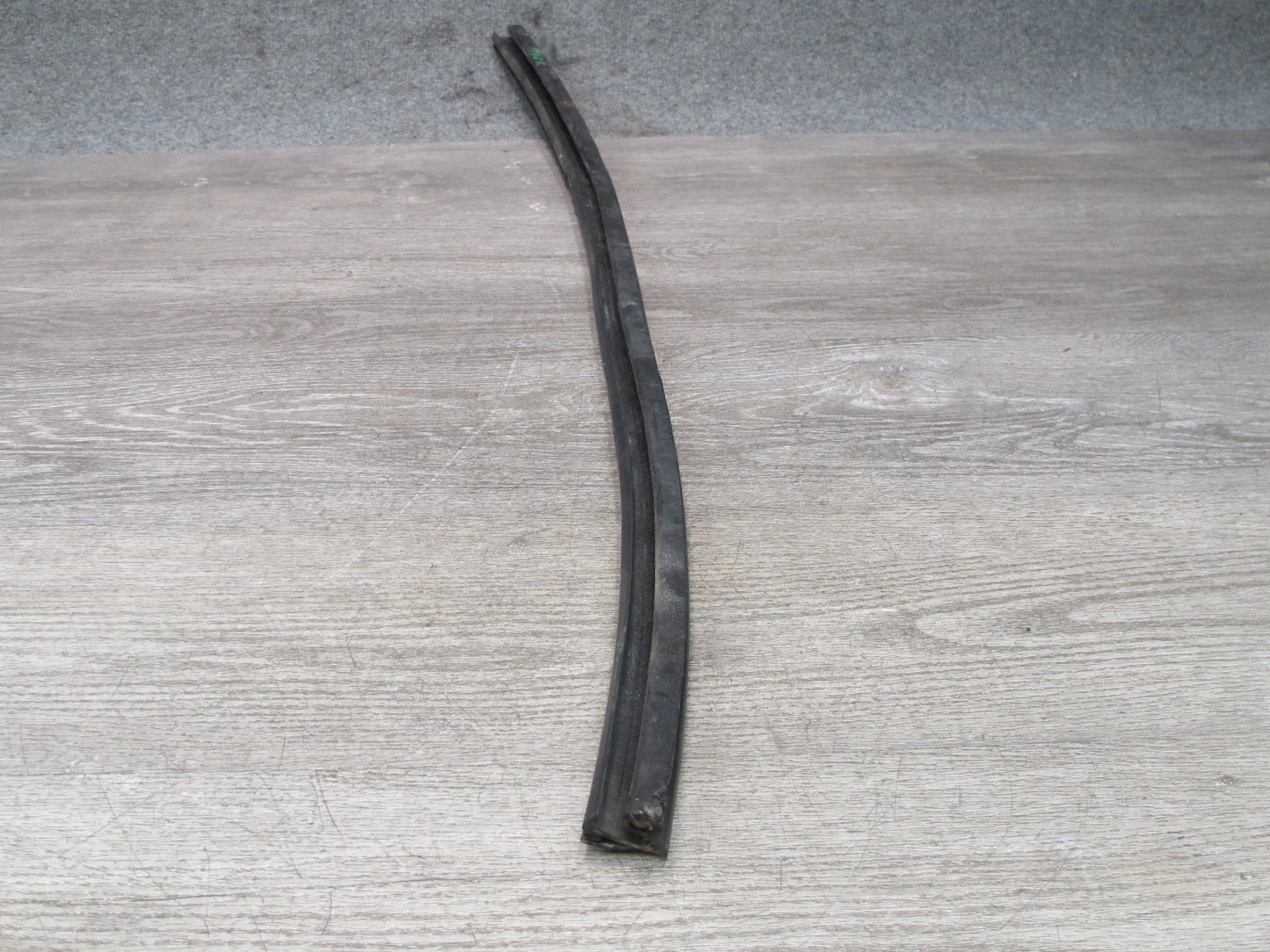 96-02 BMW E36/7 Z3 Roadster Set of 2 Left Driver Door Weatherstrip Seal OEM