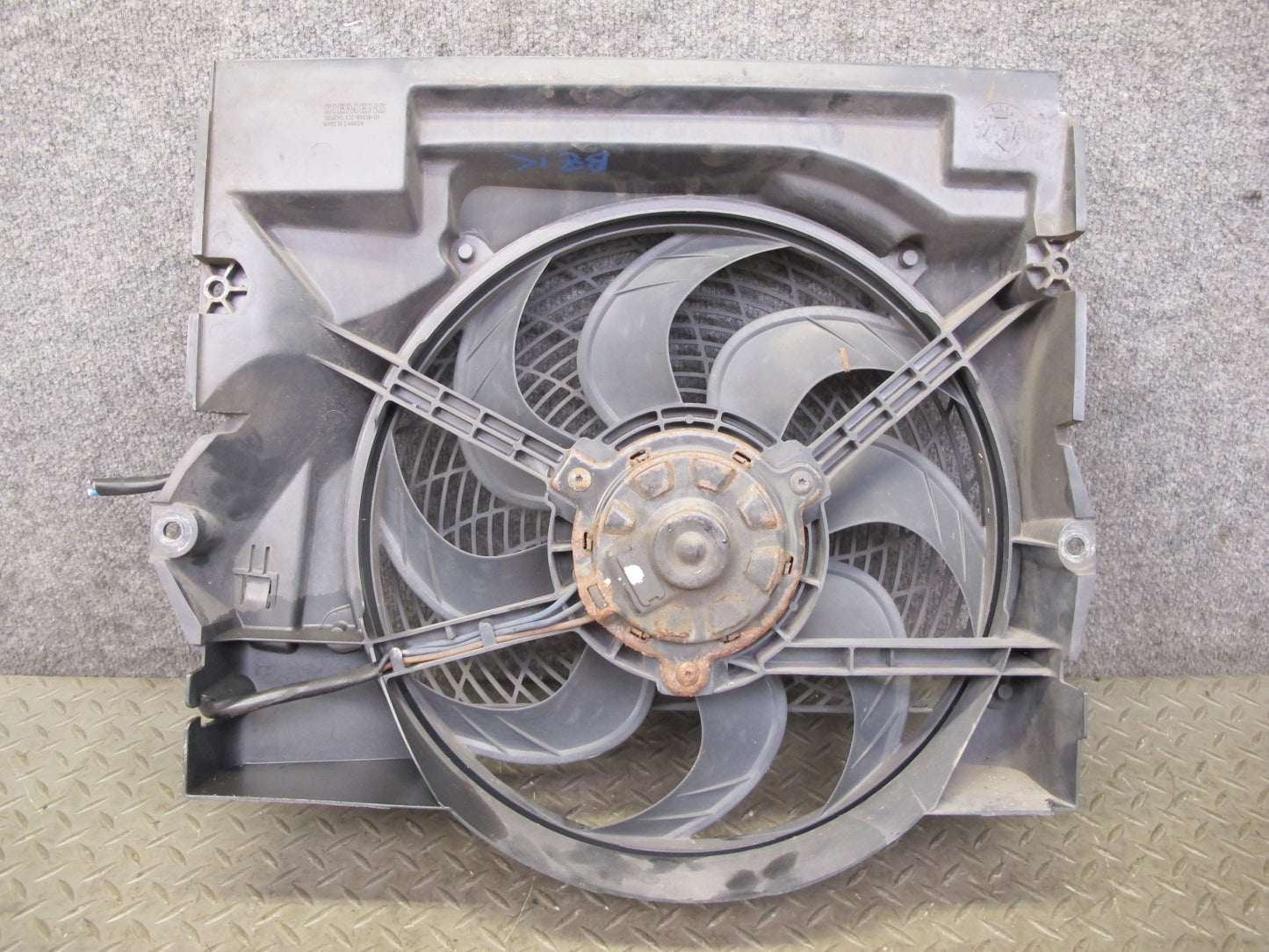 01-02 BMW E36/7 Z3 M54 S54 Engine Radiator Pusher Fan w Housing 6905617 OEM