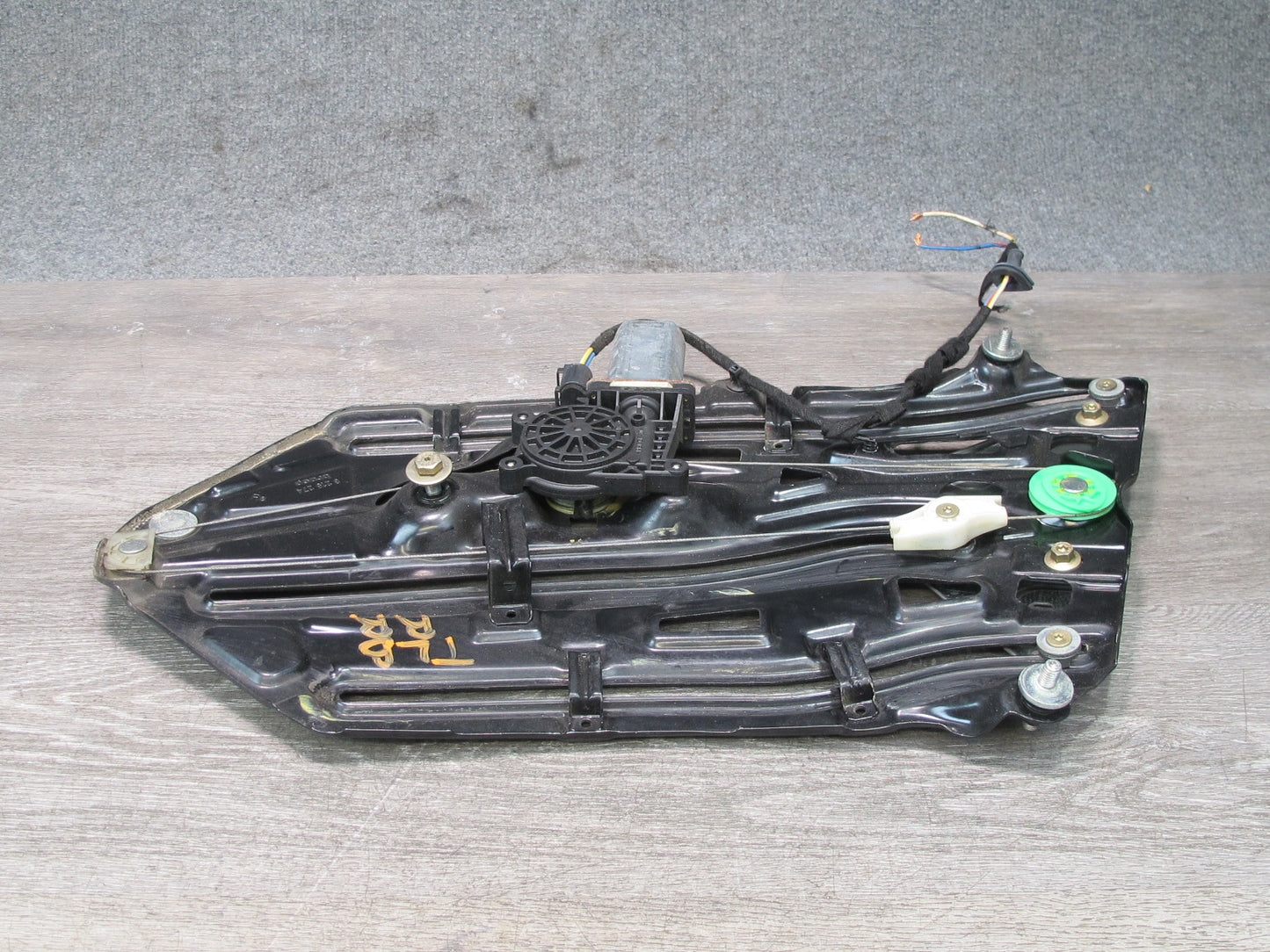 2001-2006 BMW E46 Convertible Rear Right Pass Side Window Regulator W/ Motor