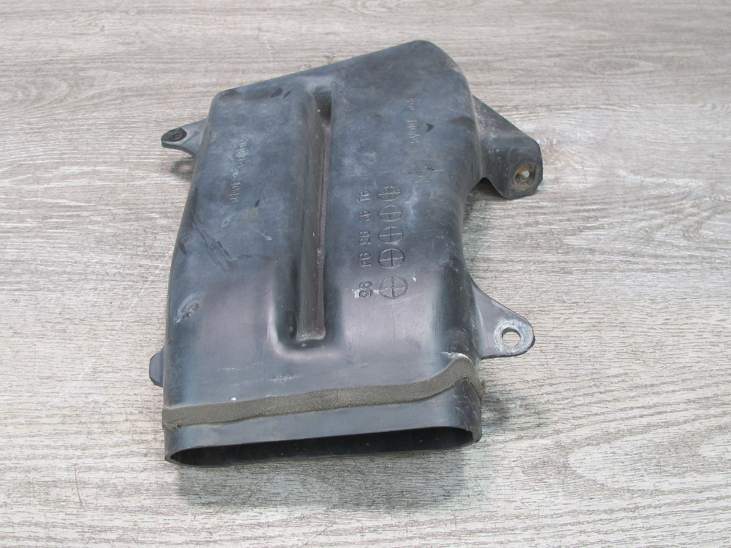 92-00 Lexus JZZ31L SC400 SC300 Air Intake Inlet Duct 53299-24010 OEM