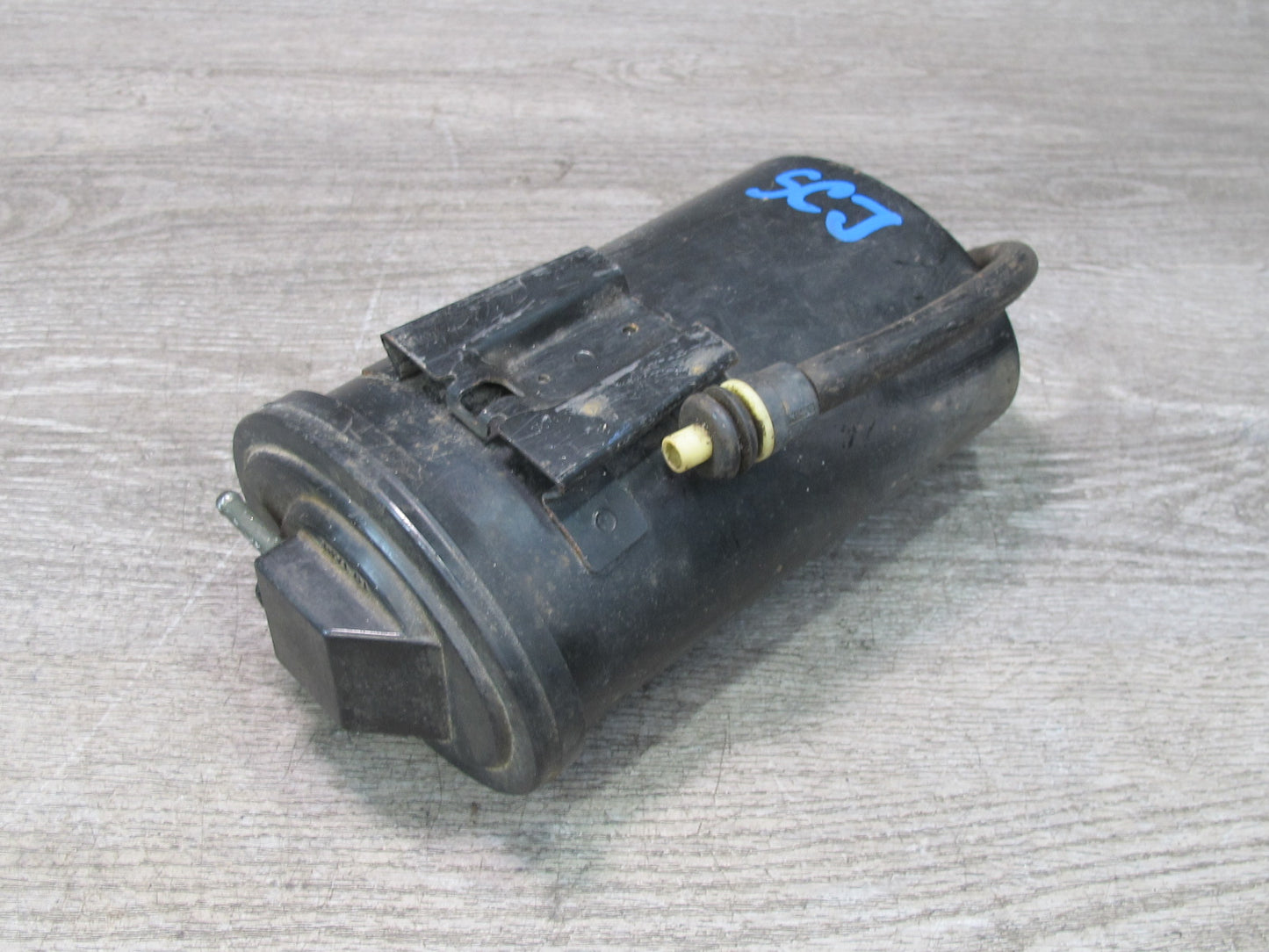 92-97 Lexus JZZ31L SC300 SC400 Fuel Evap Vapor Charcoal Canister 77740-24031 OEM