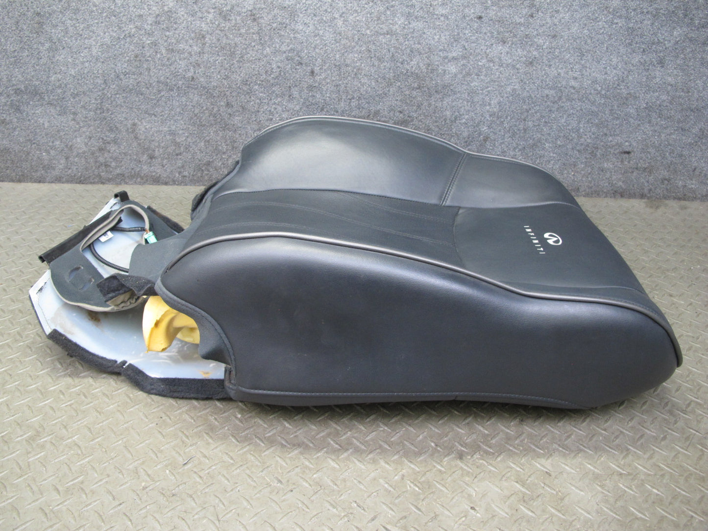 2014-2015 Infiniti QX60 Front Right Seat Upper Backrest Leather Cushion