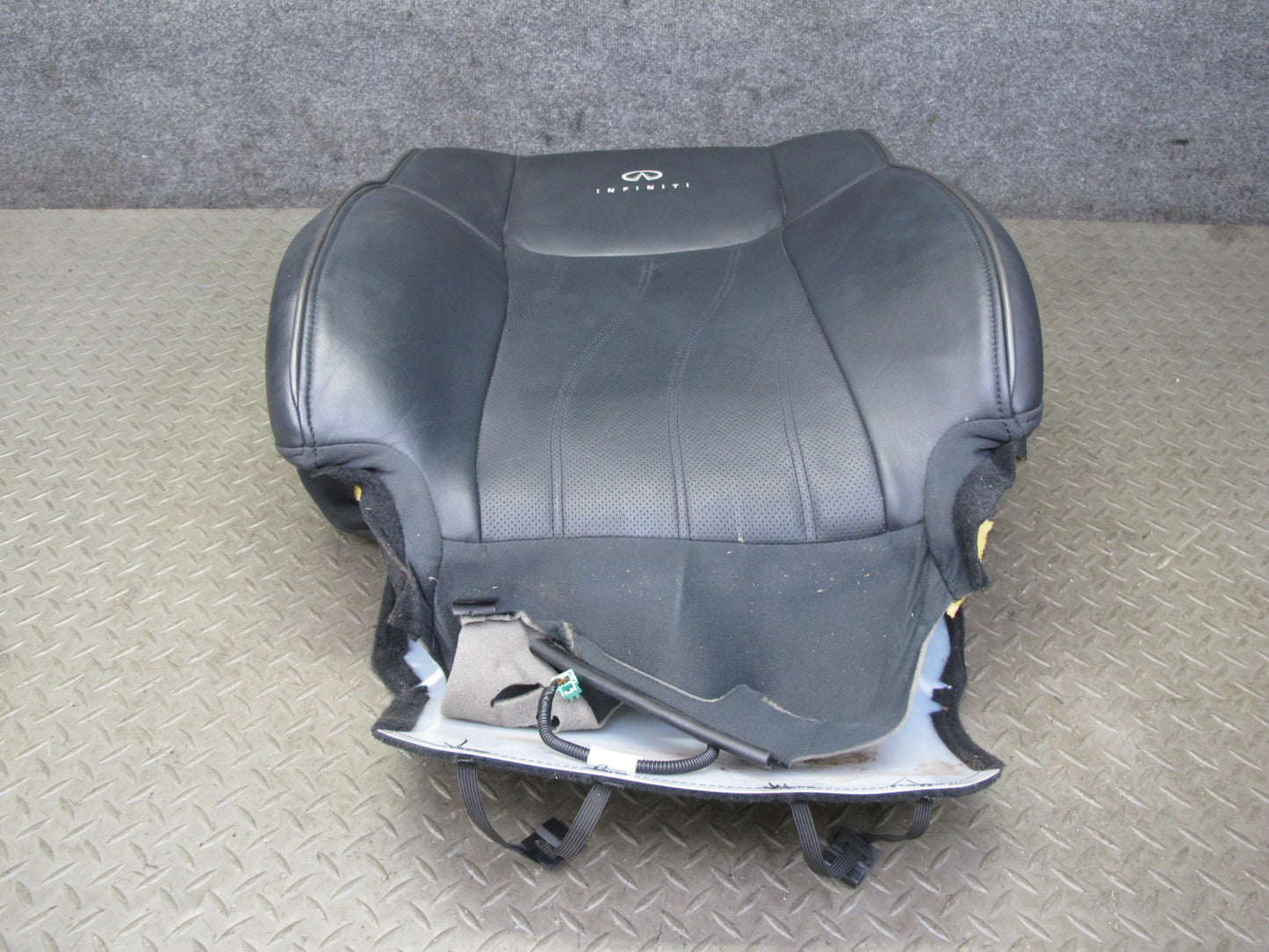2014-2015 Infiniti QX60 Front Right Seat Upper Backrest Leather Cushion