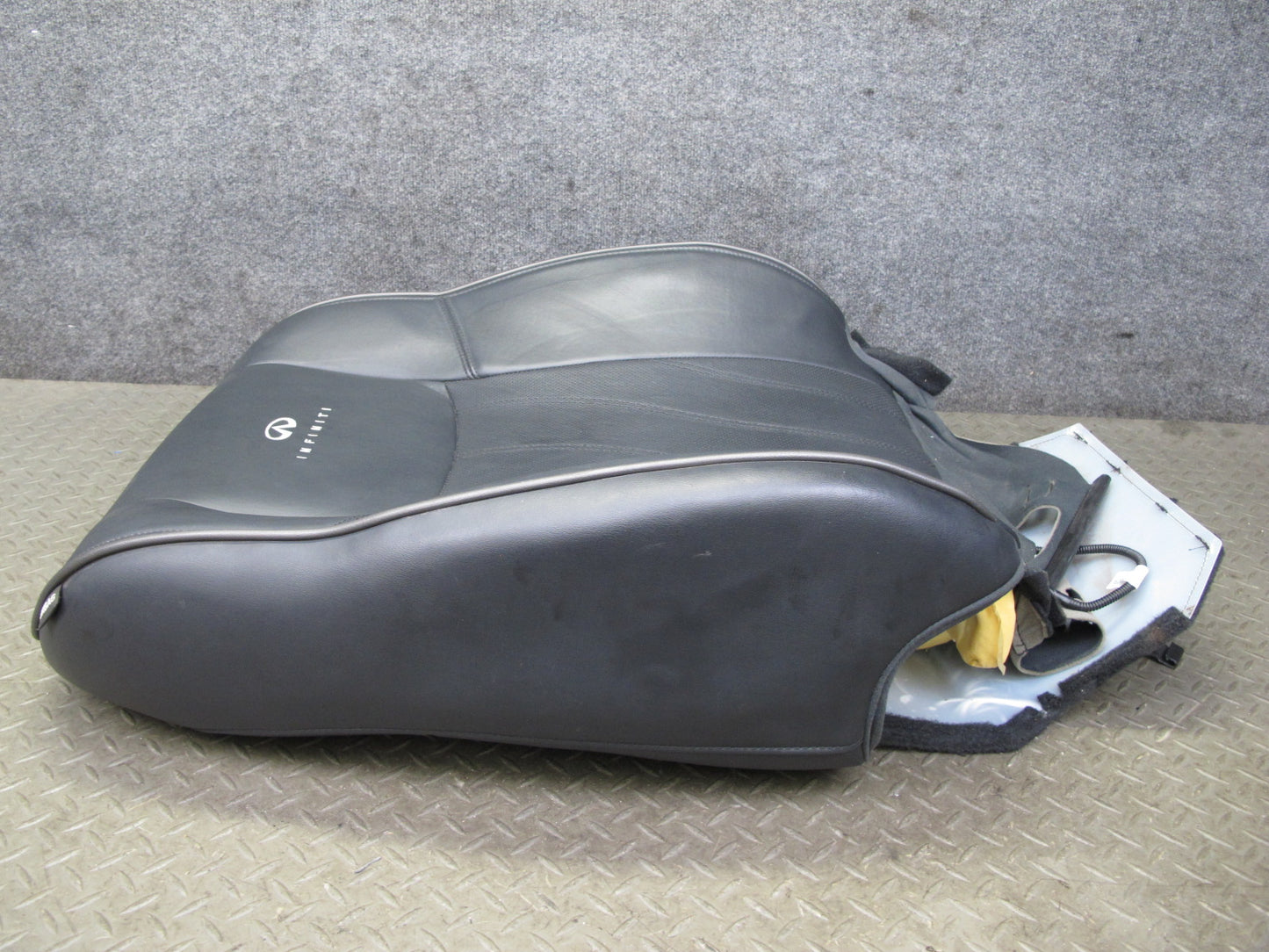 2014-2015 Infiniti QX60 Front Right Seat Upper Backrest Leather Cushion