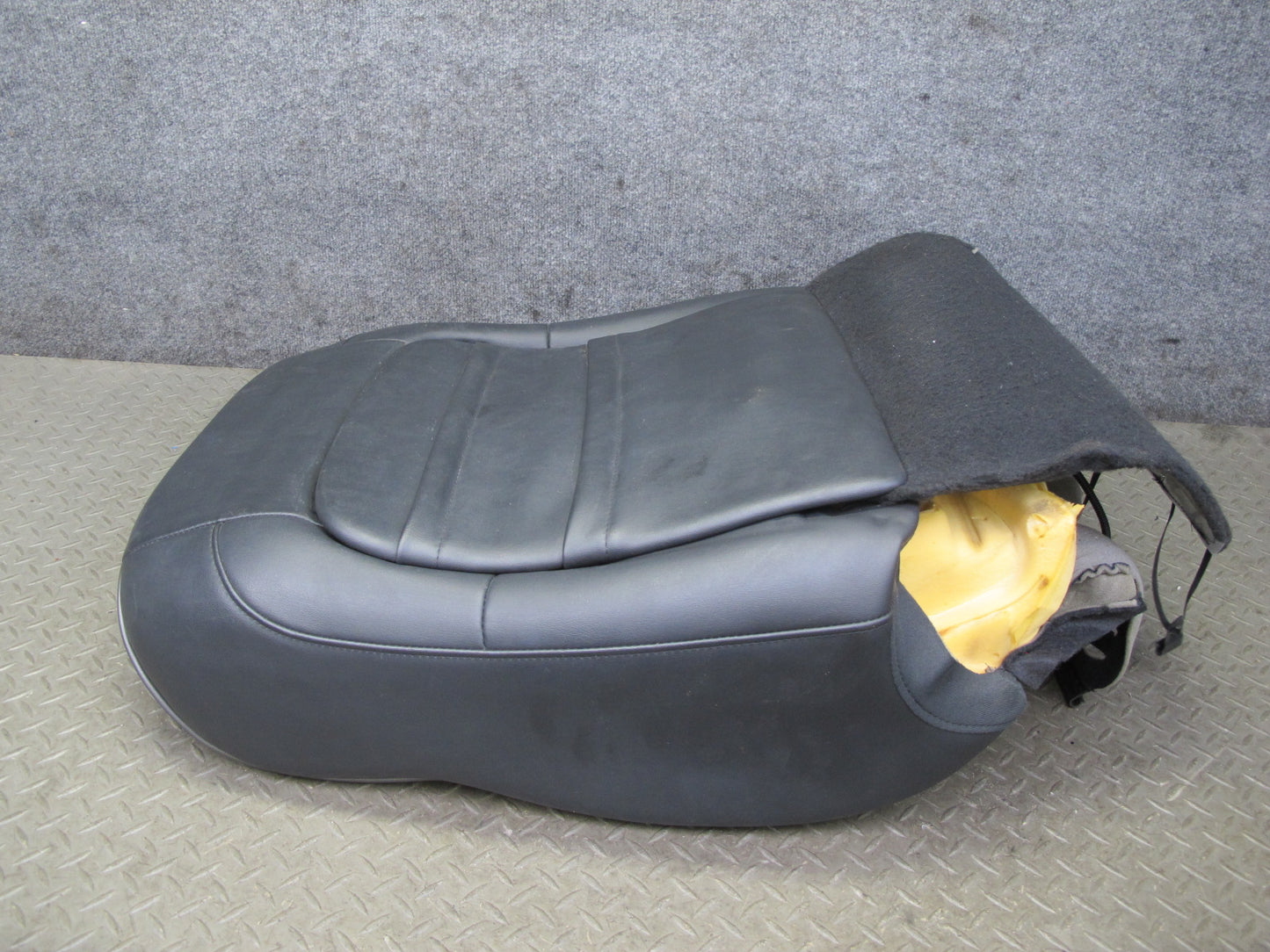 2014-2015 Infiniti QX60 Front Right Seat Upper Backrest Leather Cushion