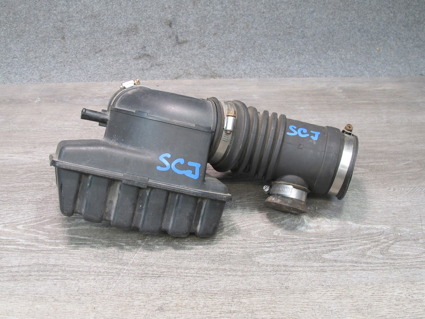 92-95 Lexus JZZ31L SC300 2JZGE Air Intake Resonator w Hose Tube 17881-46080 OEM