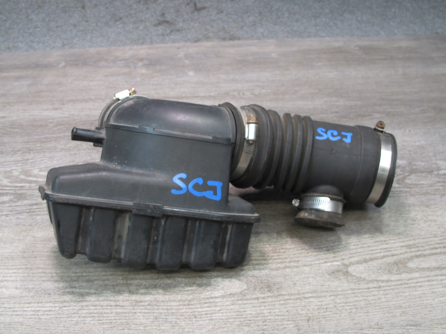 92-95 Lexus JZZ31L SC300 2JZGE Air Intake Resonator w Hose Tube 17881-46080 OEM