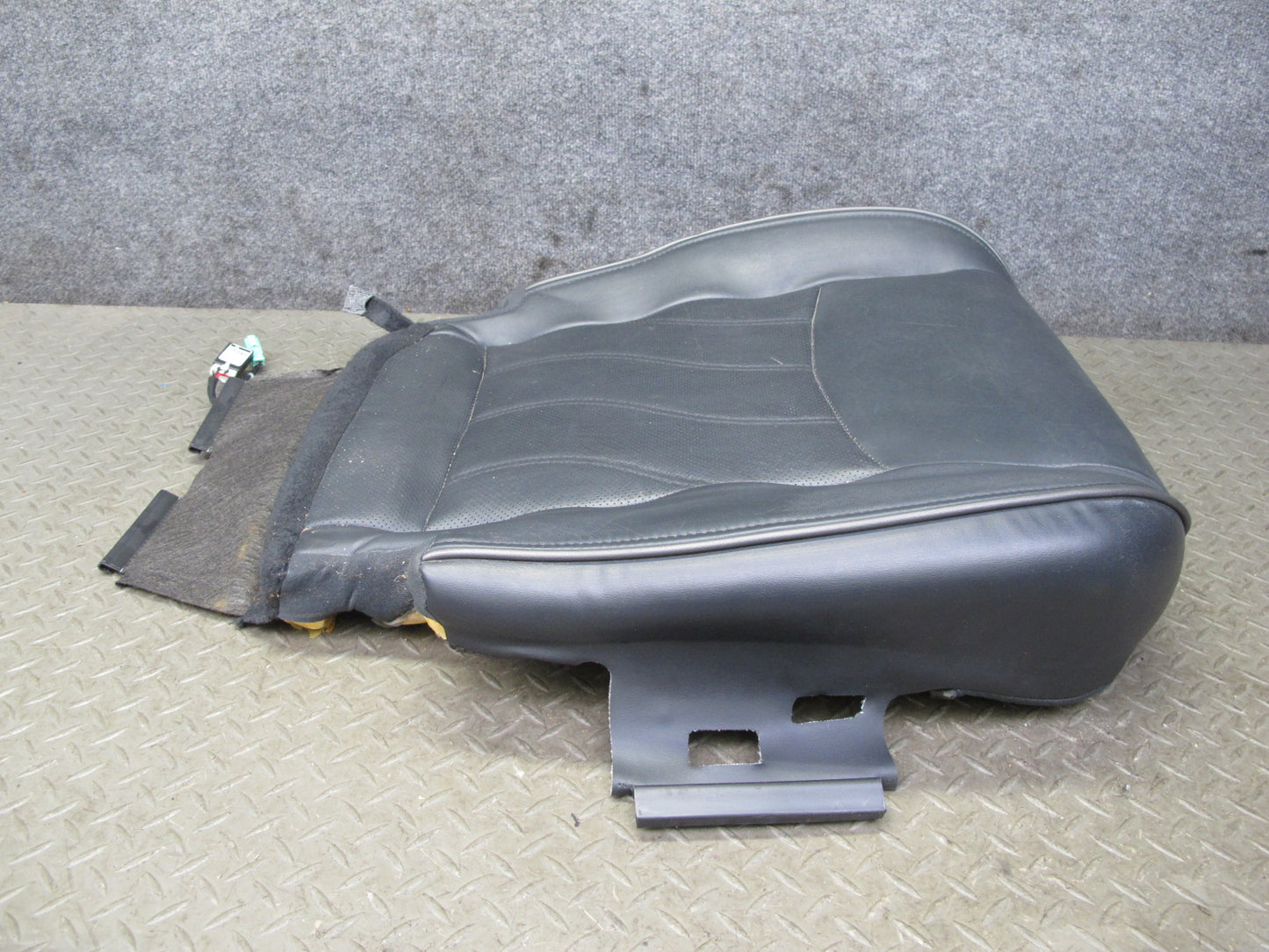 2014-2015 Infiniti QX60 Front Right Seat Lower Leather Cushion