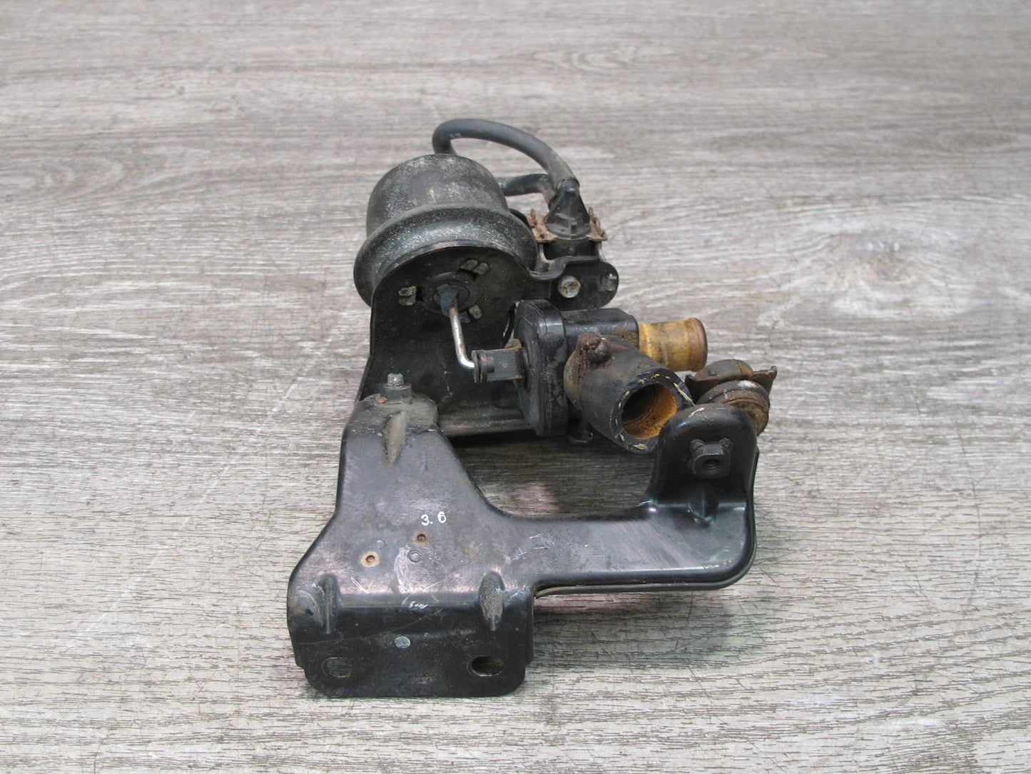 92-00 Lexus JZZ31L SC300 SC400 Heater Control Valve Pump w Bracket Mount OEM