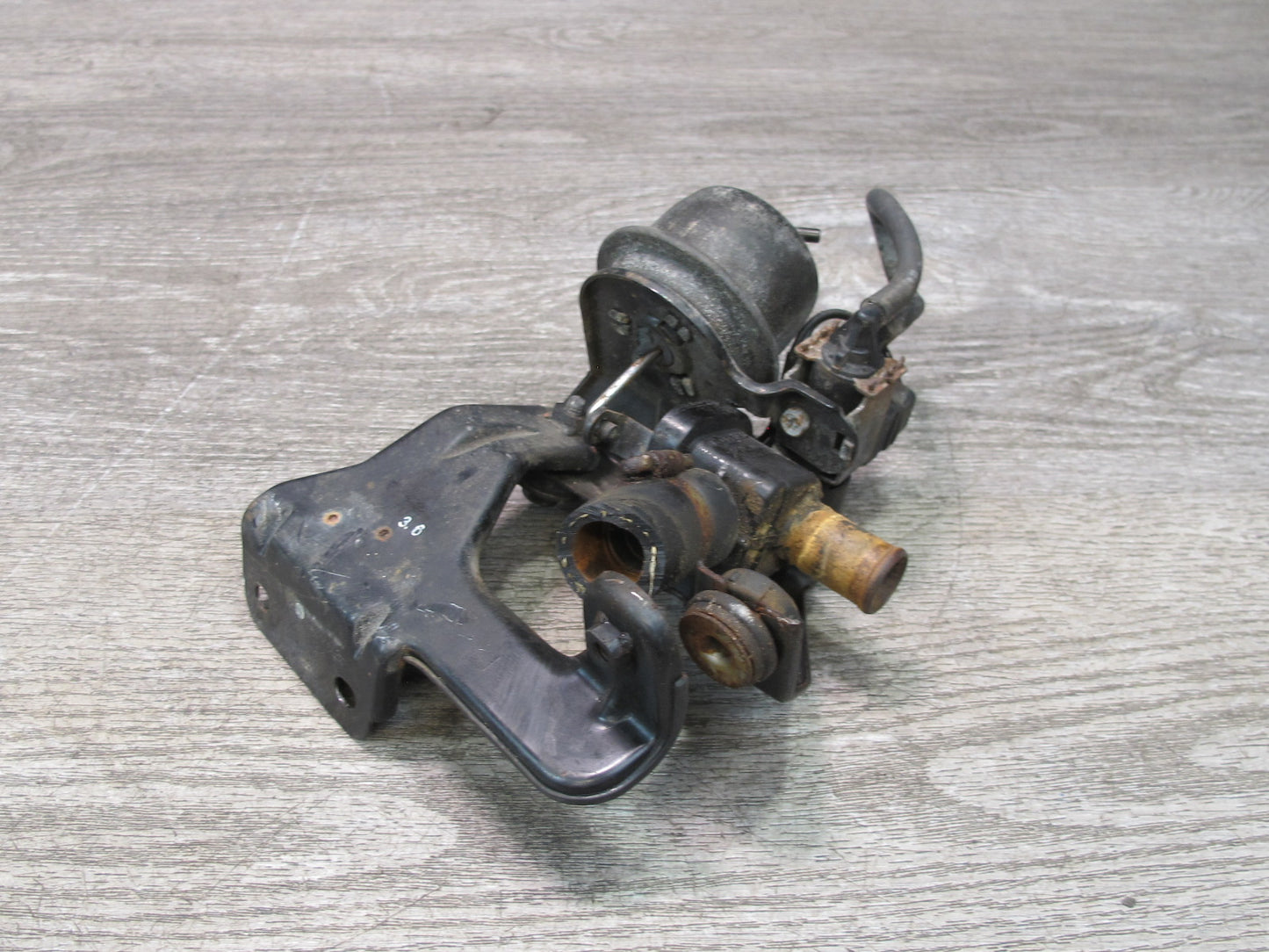 92-00 Lexus JZZ31L SC300 SC400 Heater Control Valve Pump w Bracket Mount OEM