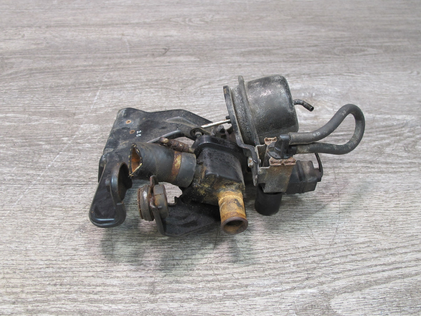 92-00 Lexus JZZ31L SC300 SC400 Heater Control Valve Pump w Bracket Mount OEM