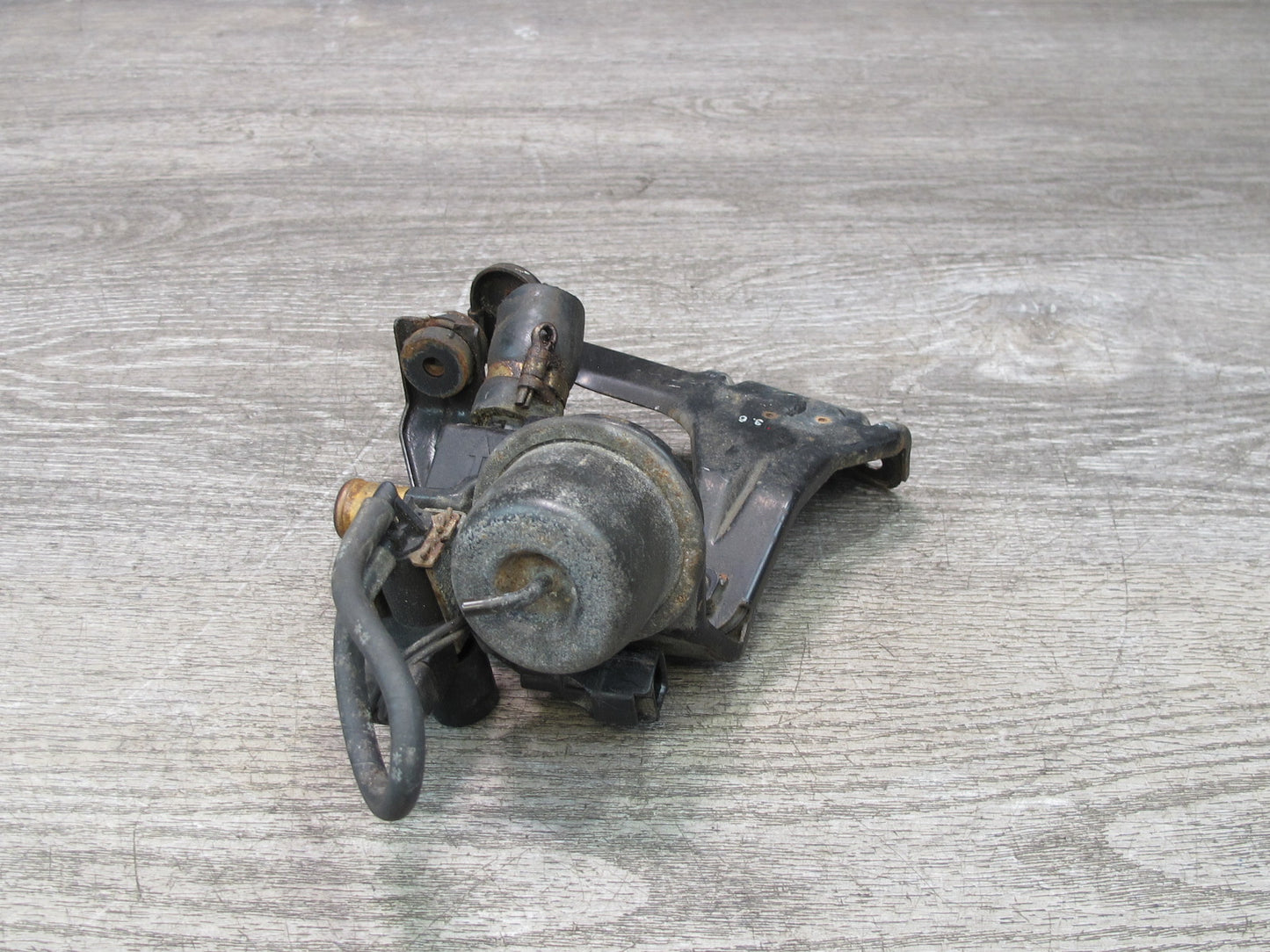 92-00 Lexus JZZ31L SC300 SC400 Heater Control Valve Pump w Bracket Mount OEM