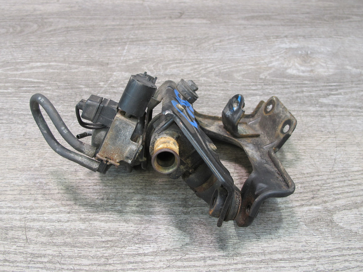 92-00 Lexus JZZ31L SC300 SC400 Heater Control Valve Pump w Bracket Mount OEM