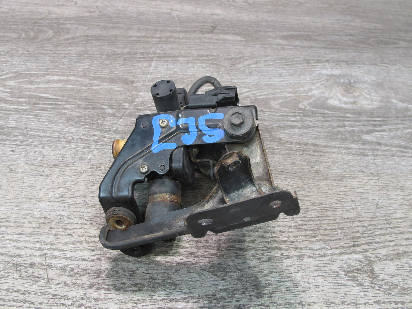 92-00 Lexus JZZ31L SC300 SC400 Heater Control Valve Pump w Bracket Mount OEM