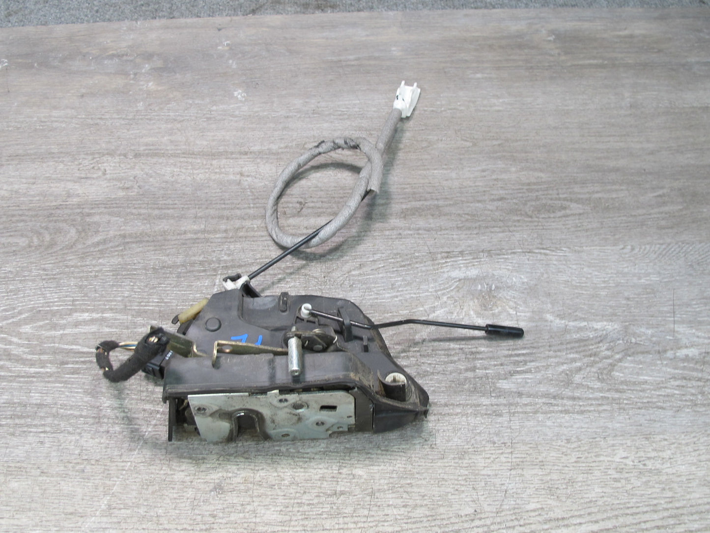 2001-2006 BMW E46 M3 Coupe Convertible Left Side Door Lock Latch Actuator