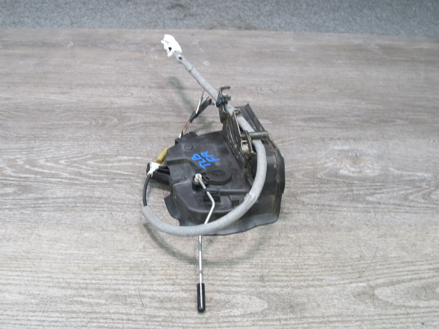 2001-2006 BMW E46 M3 Coupe Convertible Right Side Door Lock Latch Actuator