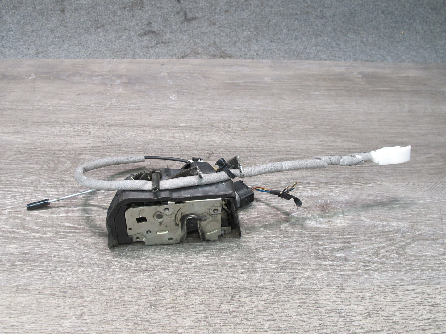 2001-2006 BMW E46 M3 Coupe Convertible Right Side Door Lock Latch Actuator