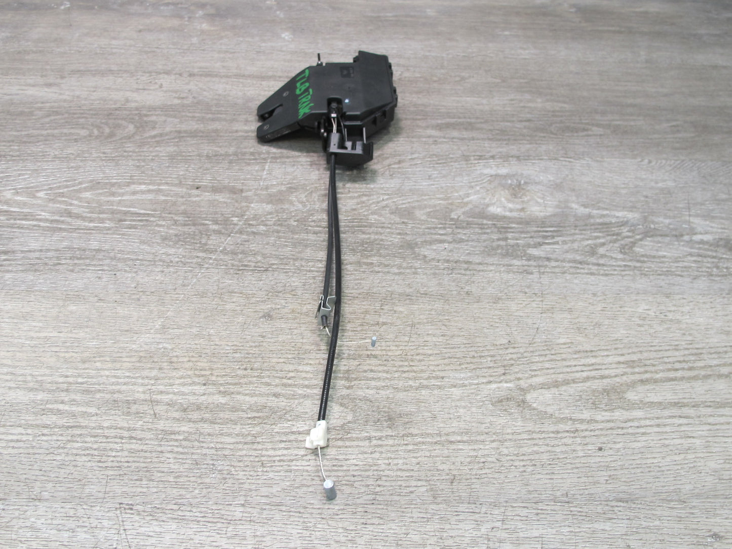 2001-2006 BMW E46 M3 Coupe Convertible Rear Trunk Lid Lock Latch Actuator