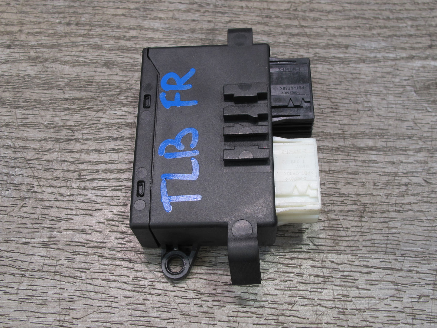2001-2006 BMW E46 M3 3-SERISES Front Right Side Mirror Control Switch Module