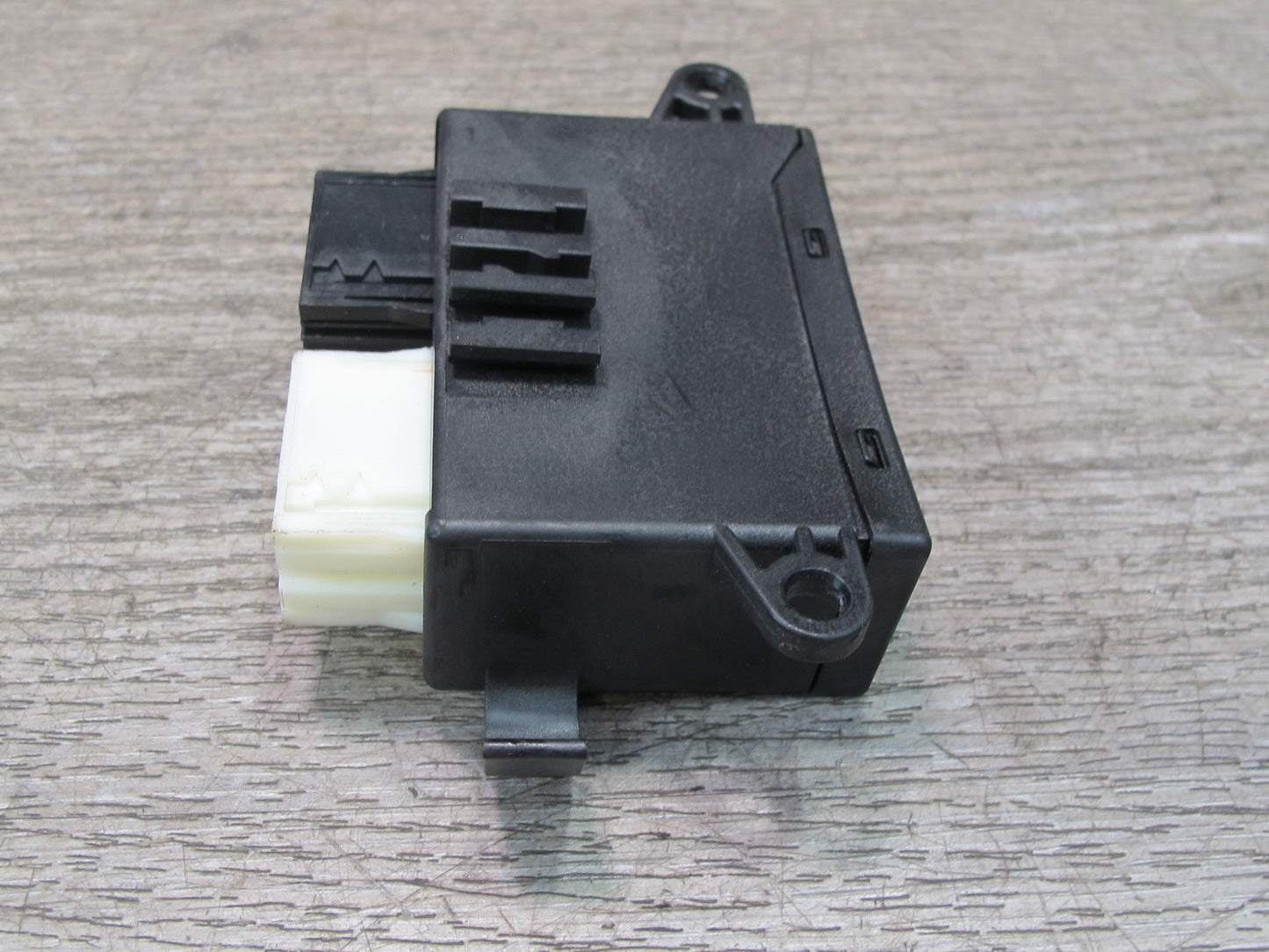2001-2006 BMW E46 M3 3-SERISES Front Right Side Mirror Control Switch Module