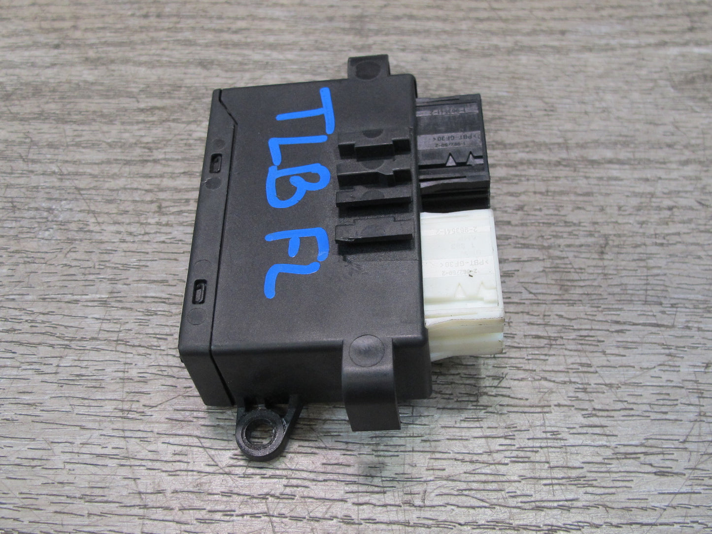 2001-2006 BMW E46 M3 3-SERISES Front Left Side Mirror Control Switch Module