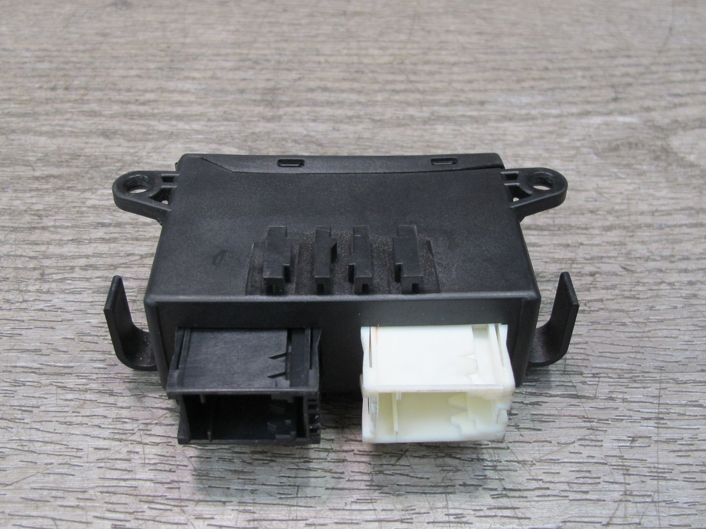 2001-2006 BMW E46 M3 3-SERISES Front Left Side Mirror Control Switch Module