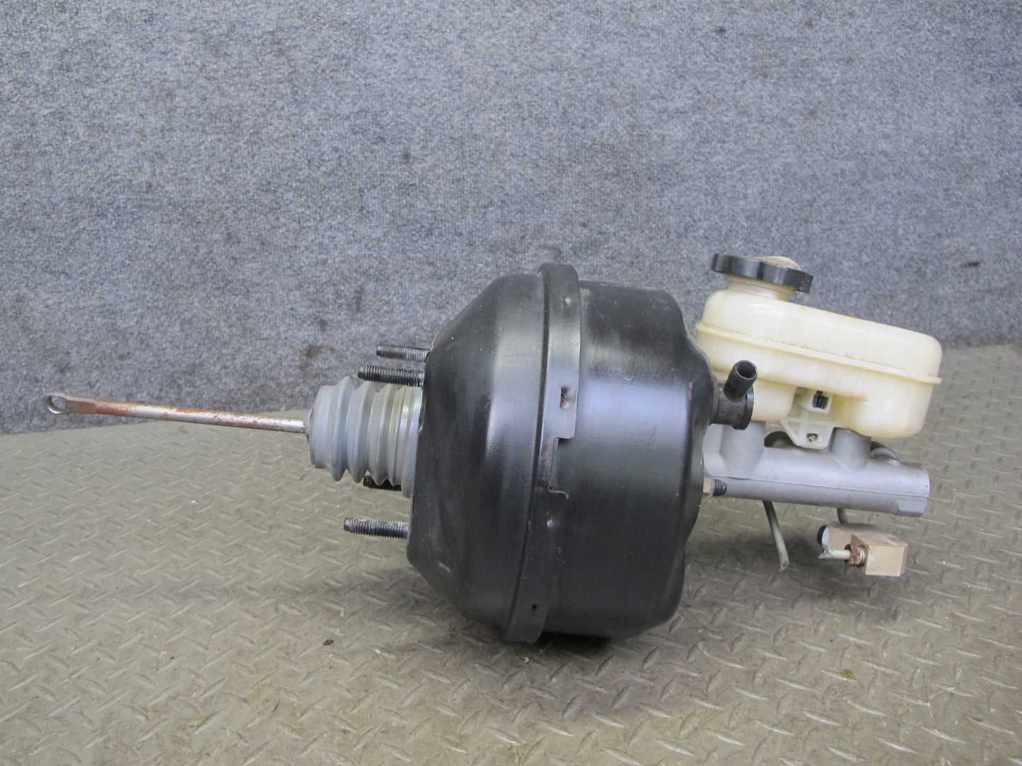 98-04 Chevrolet Corvette C5 Brake Master Cylinder Booster Fluid Reservoir OEM