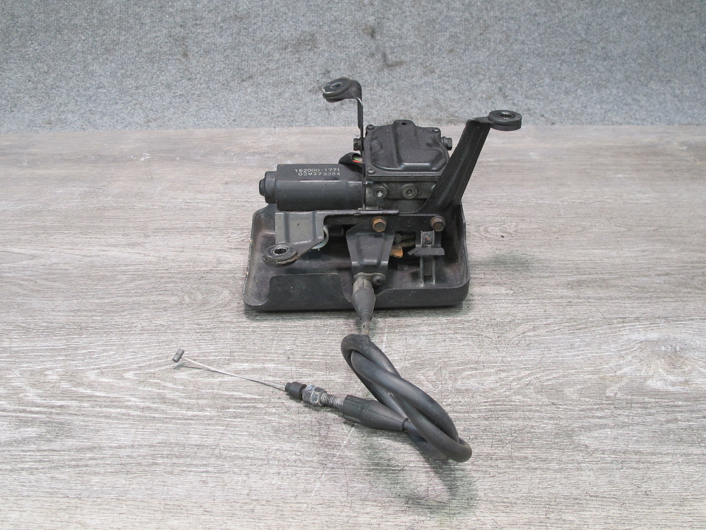 92-94 Lexus UZZ30L SC300 Cruise Control Actuator w Cable & Cover Assembly OEM