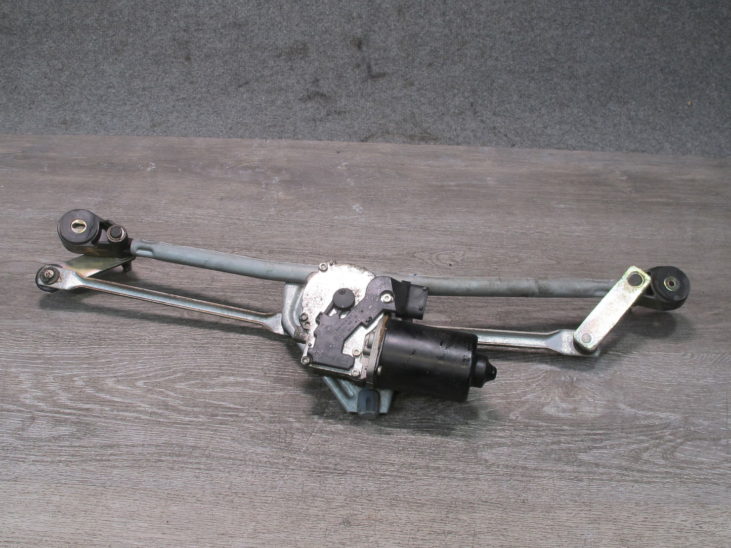 96-02 BMW E36/7 Z3 Windshield Wiper Transmission Linkage w Motor OEM