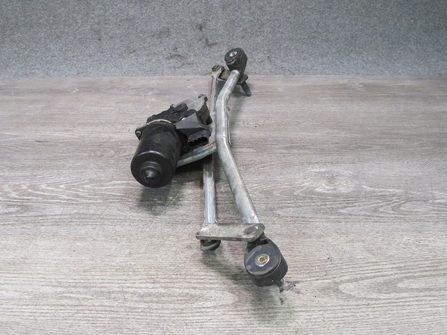 96-02 BMW E36/7 Z3 Windshield Wiper Transmission Linkage w Motor OEM