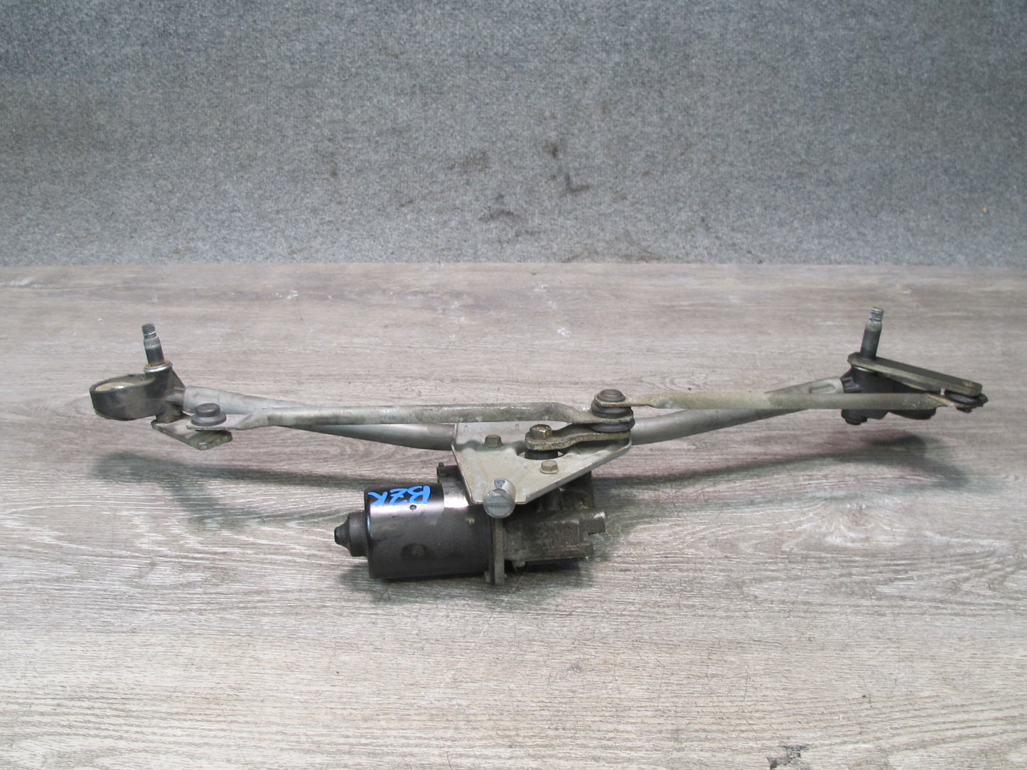 96-02 BMW E36/7 Z3 Windshield Wiper Transmission Linkage w Motor OEM
