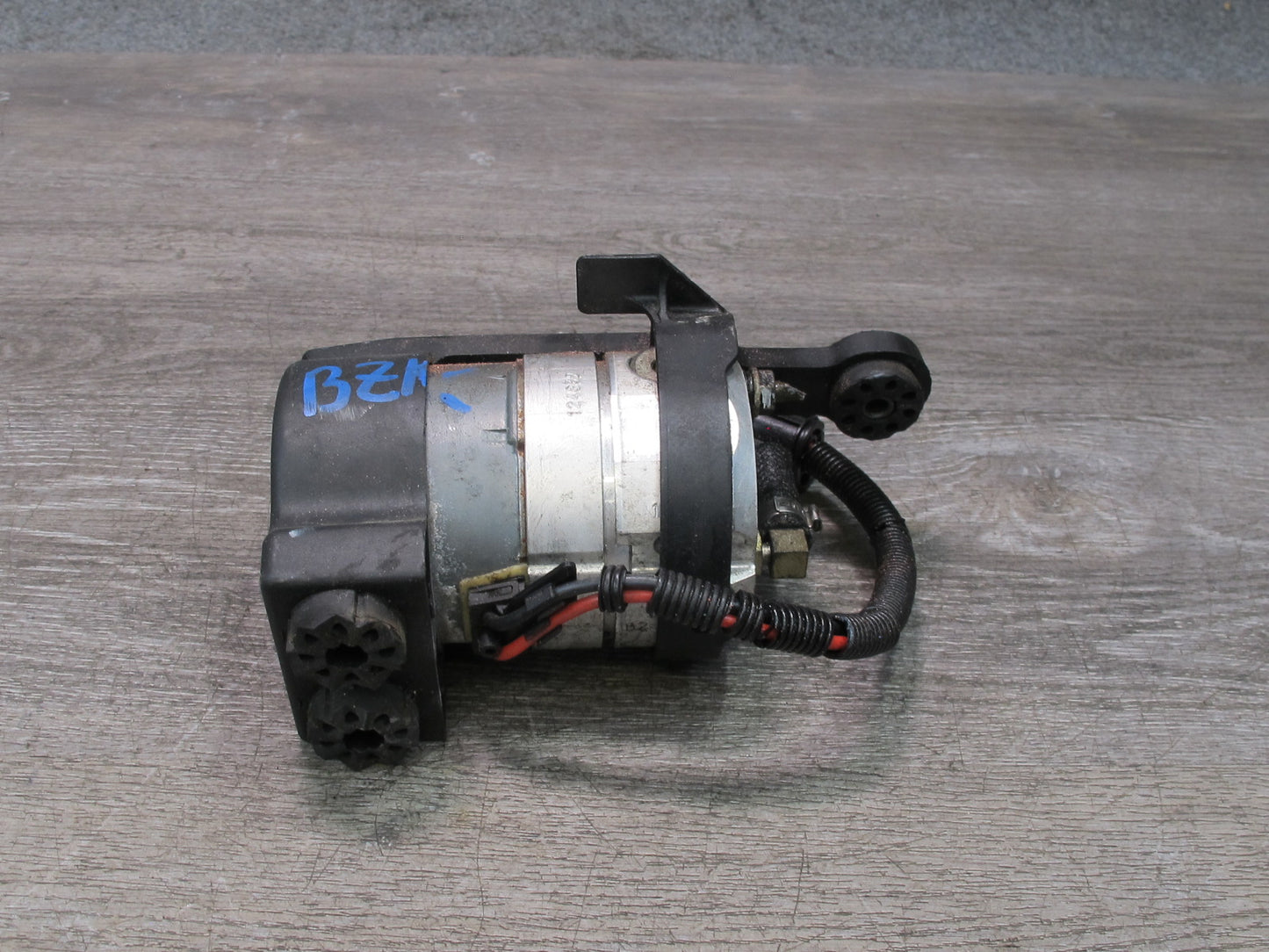 99-01 BMW E36/7 Z3 Hydraulic DSC Compressor Vacuum Pump OEM
