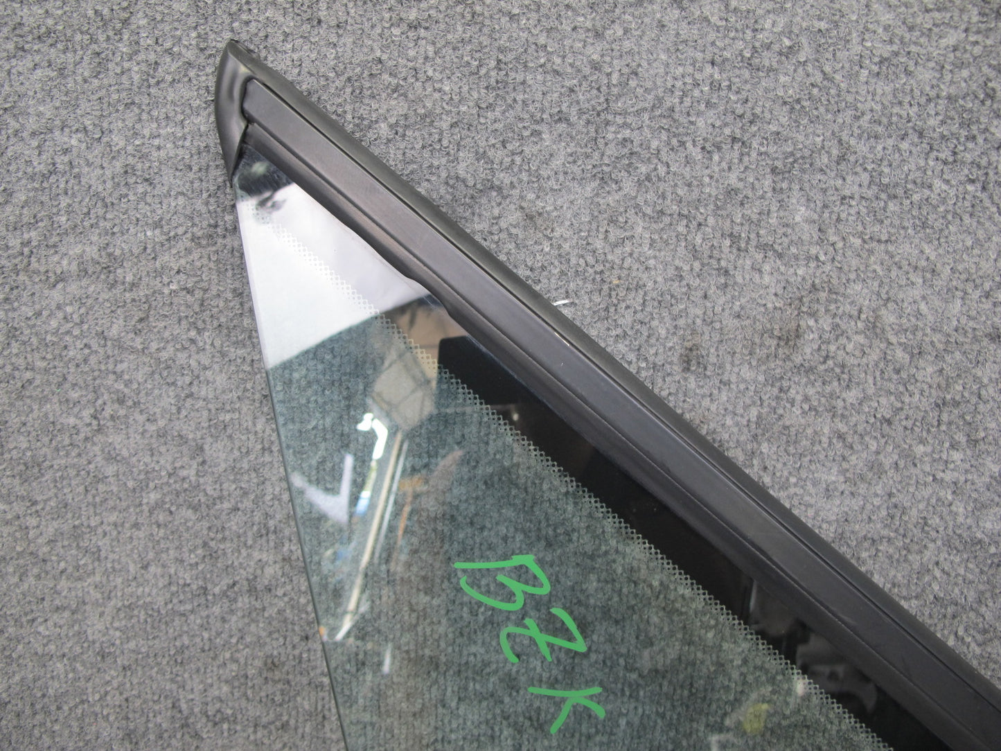 96-02 BMW E36/7 Z3 Roadster Front Left Driver Door Fixed Glass OEM