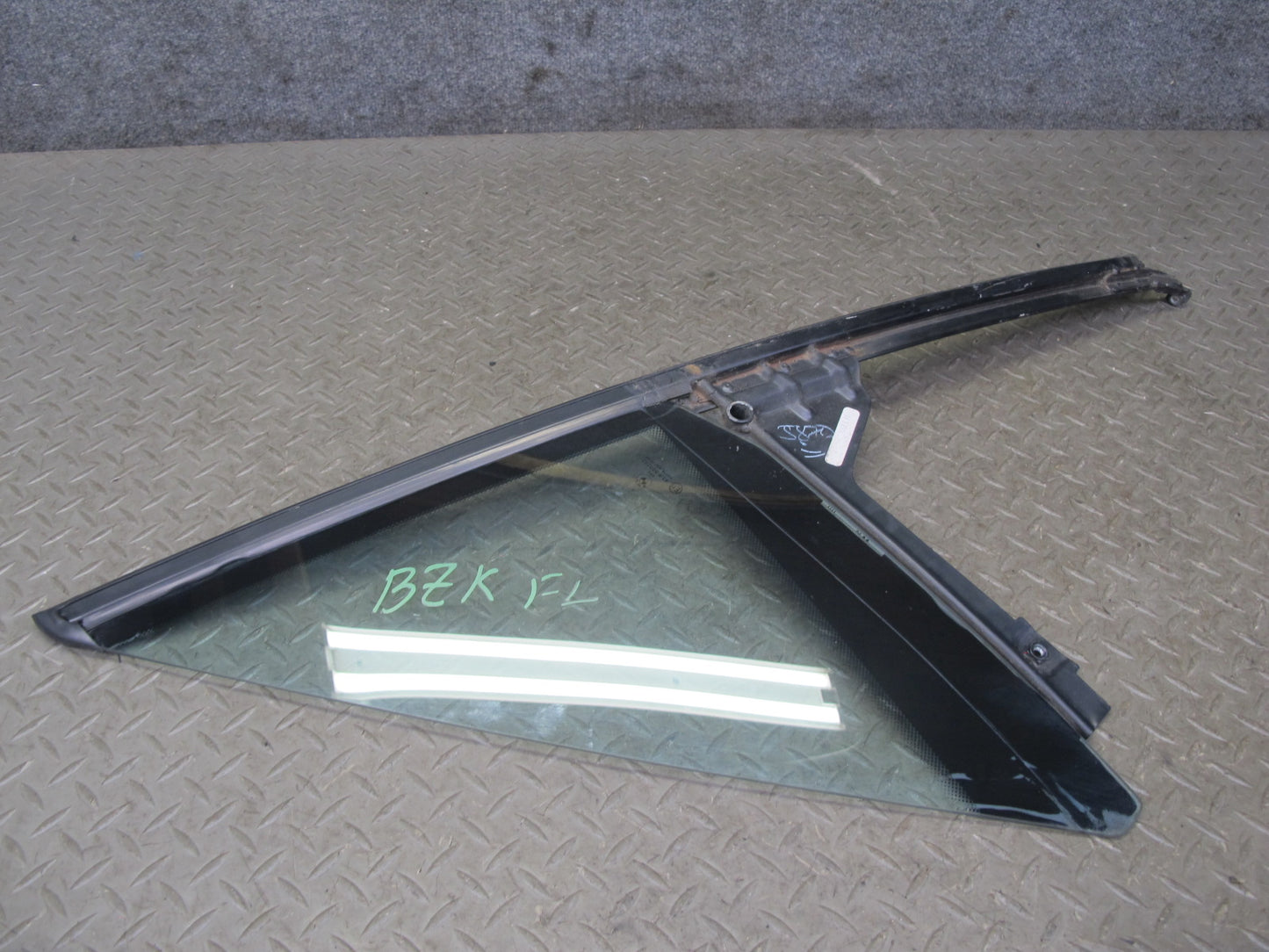 96-02 BMW E36/7 Z3 Roadster Front Left Driver Door Fixed Glass OEM