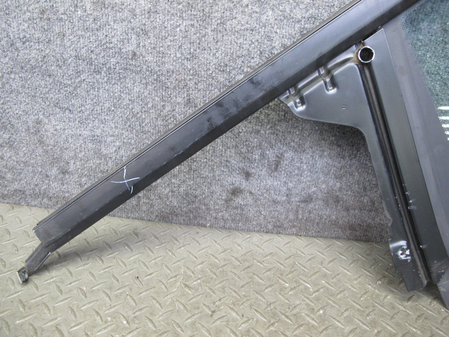 96-02 BMW E36/7 Z3 Roadster Front Left Driver Door Fixed Glass OEM