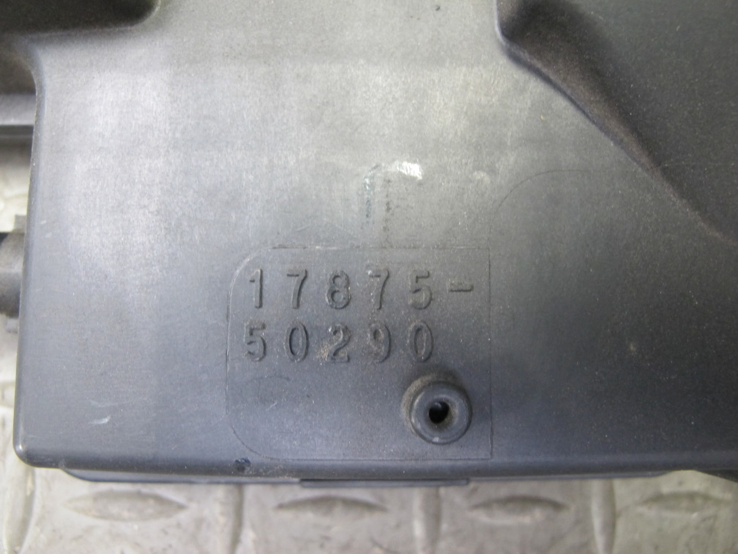 04-06 Lexus UCF30L LS430 Air Intake Cleaner Pipe Hose Resonator 17875-50290 OEM
