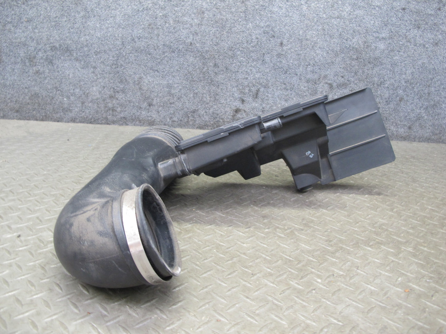 04-06 Lexus UCF30L LS430 Air Intake Cleaner Pipe Hose Resonator 17875-50290 OEM