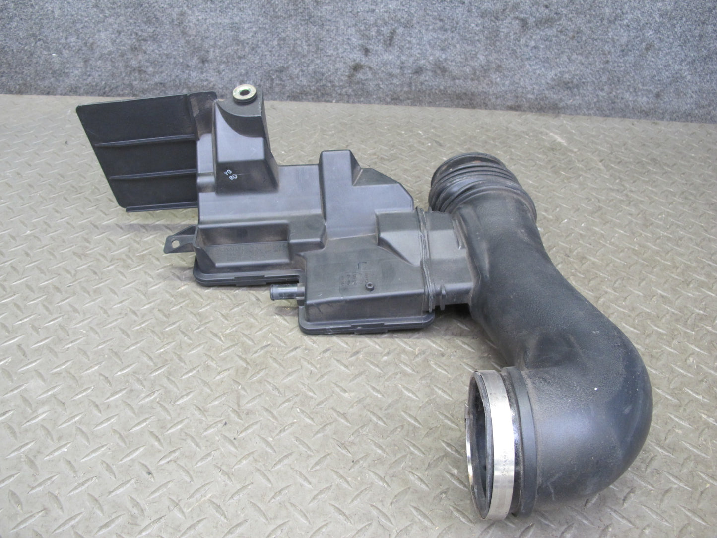 04-06 Lexus UCF30L LS430 Air Intake Cleaner Pipe Hose Resonator 17875-50290 OEM