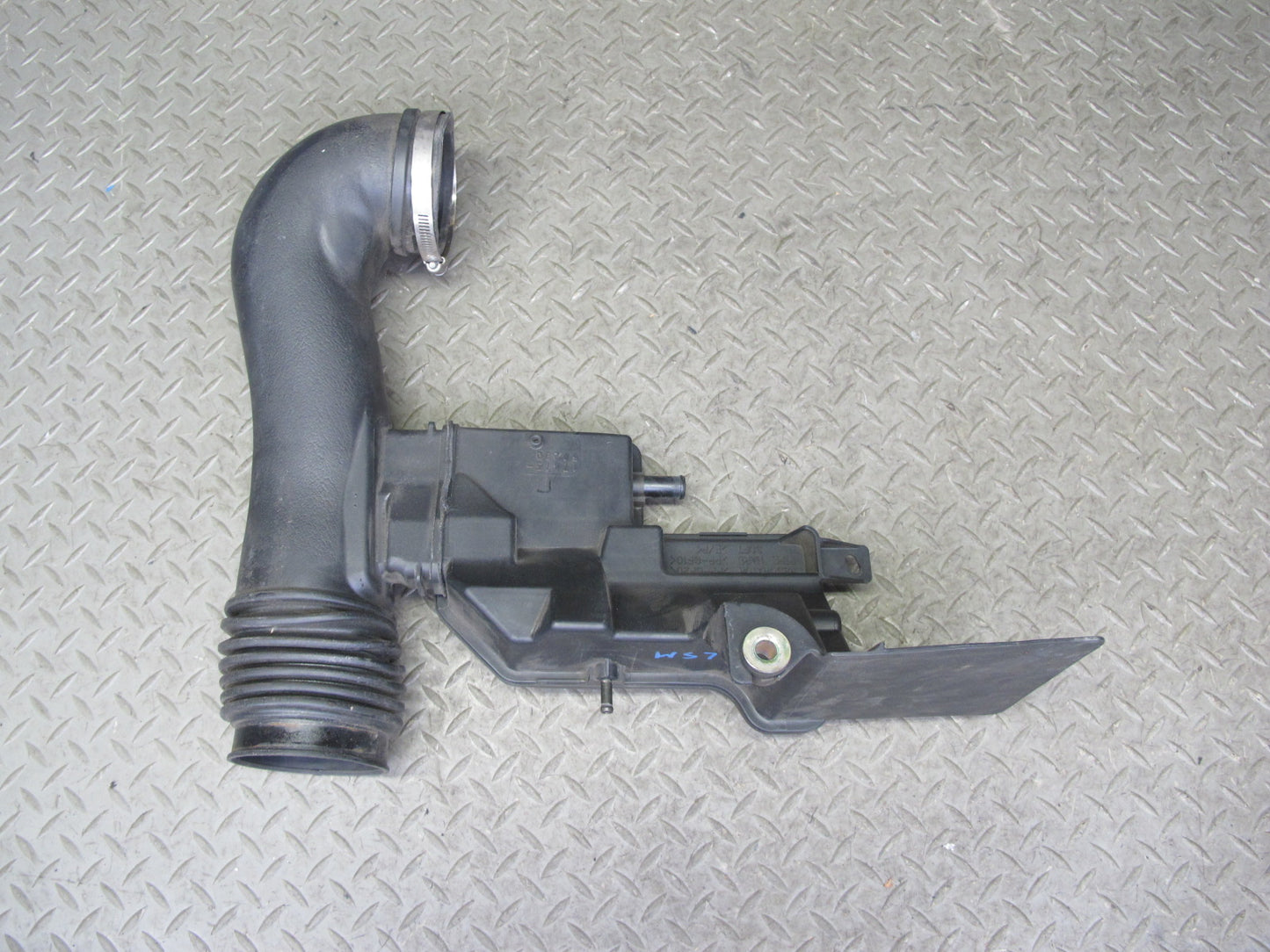 04-06 Lexus UCF30L LS430 Air Intake Cleaner Pipe Hose Resonator 17875-50290 OEM