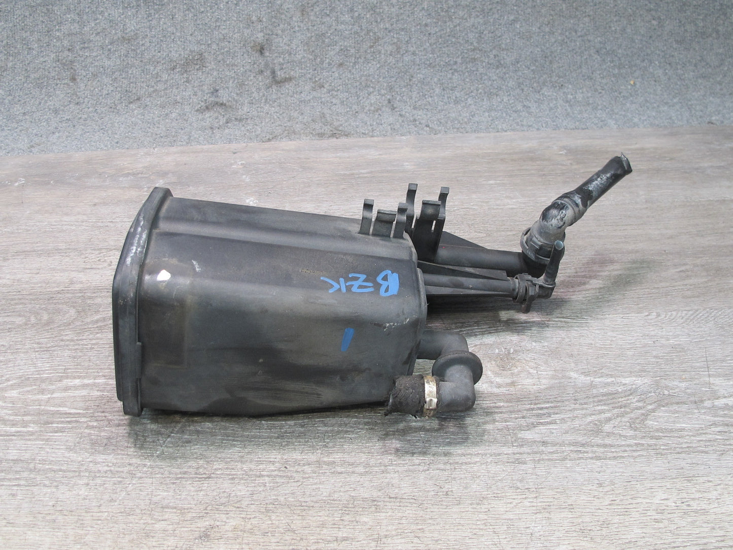 99-02 BMW E36/7 Z3 Fuel Activated Evap Vapor Charcoal Canister 1184608 OEM