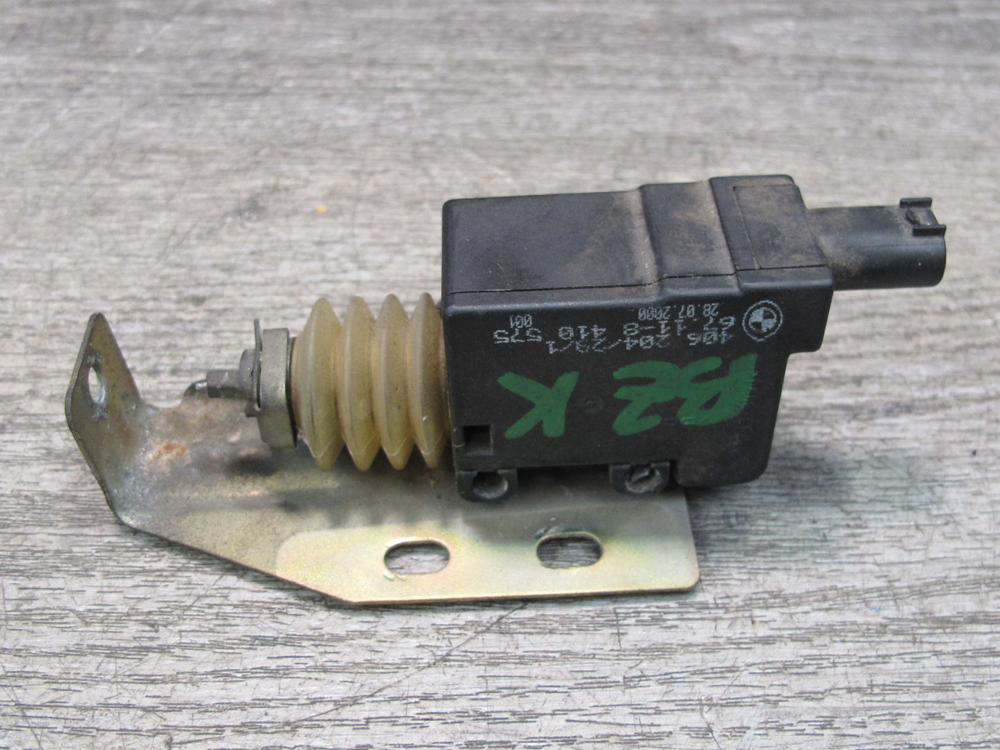 00-02 BMW E36/7 Z3 Fuel Door Lid Actuator 8410575 OEM