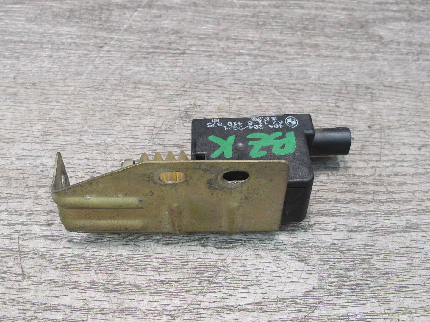 00-02 BMW E36/7 Z3 Fuel Door Lid Actuator 8410575 OEM