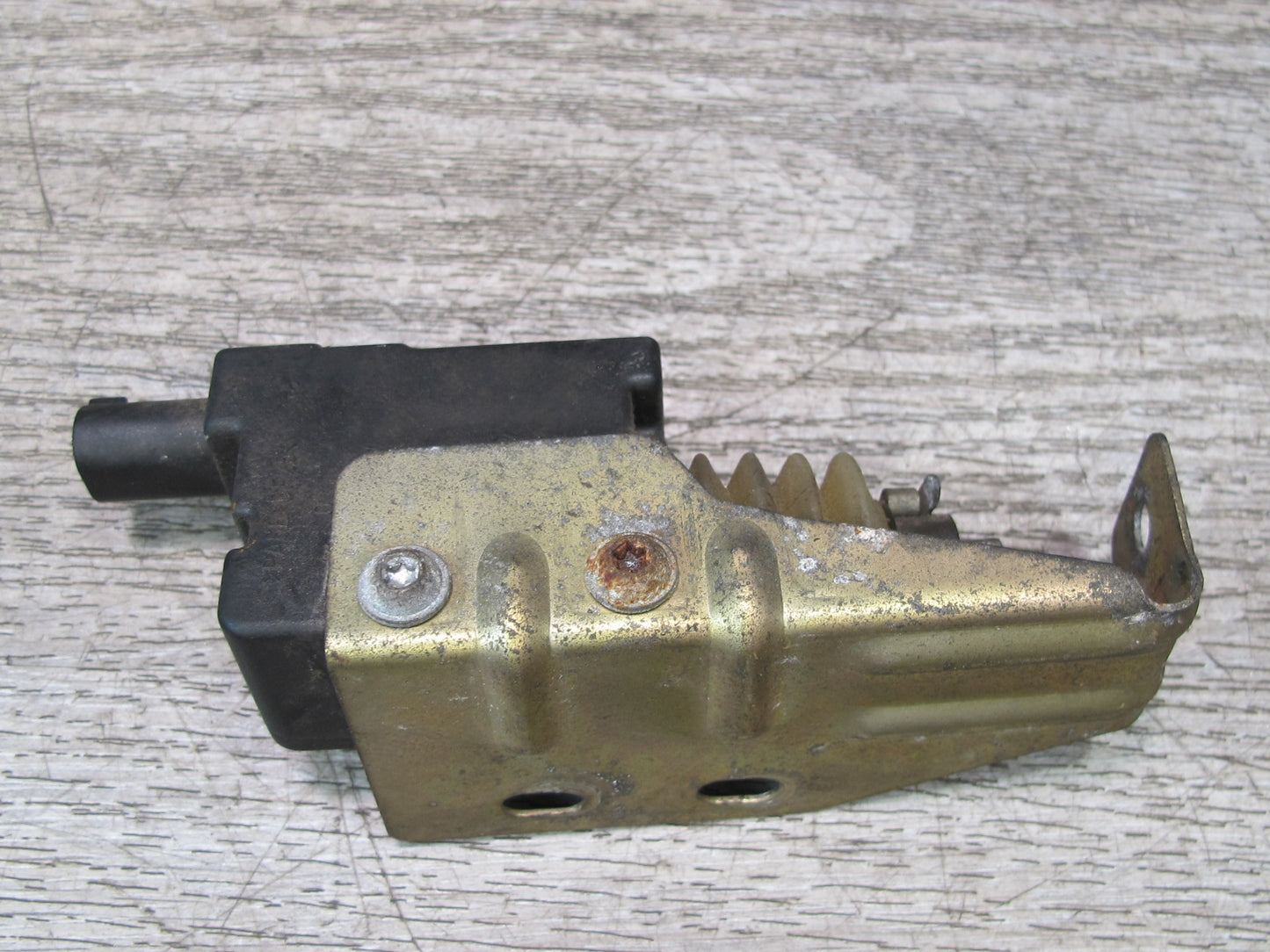 00-02 BMW E36/7 Z3 Fuel Door Lid Actuator 8410575 OEM