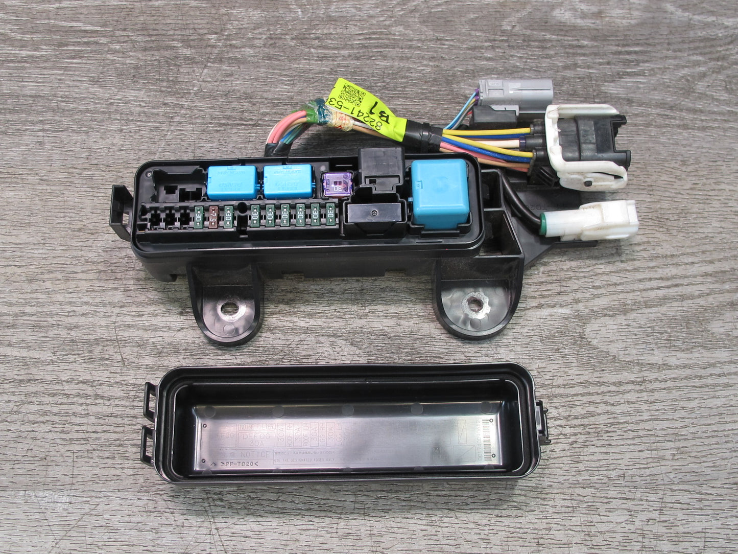 10-15 Lexus IS350 IS250 Convertible Rear Trunk Relay Fuse Junction Box OEM