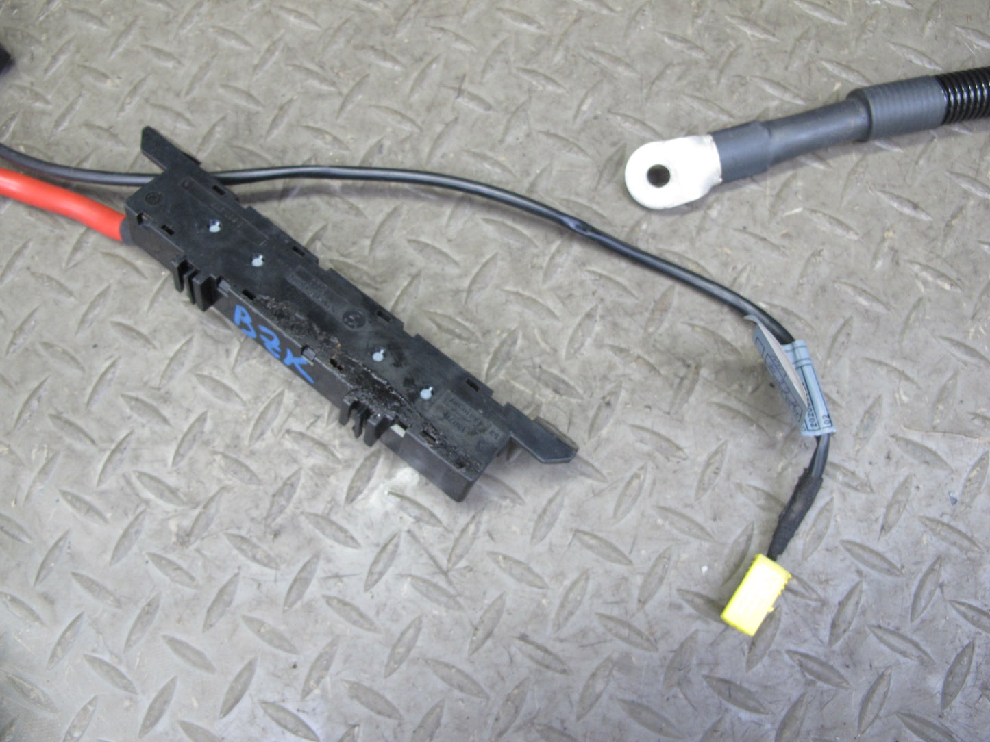 00-02 BMW E36/7 Z3 M52 M54 Battery Positive Terminal Cable 8385990 OEM