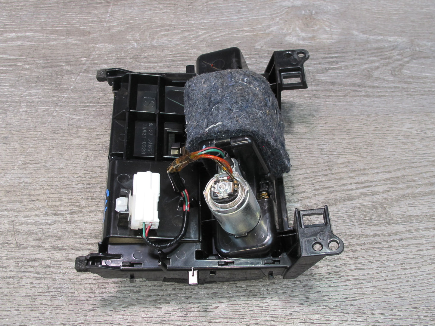 09-13 Lexus IS350 IS250 Front Center Console Ashtray Power Outlet Lighter OEM
